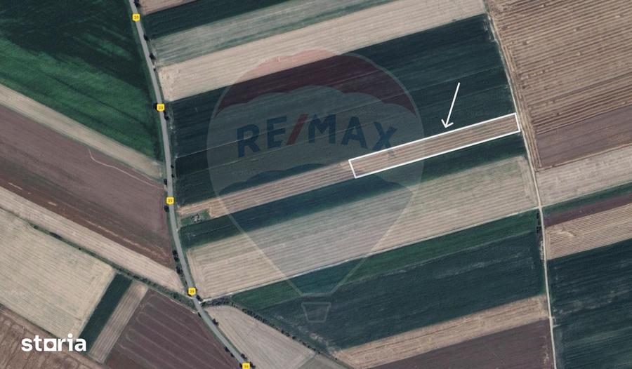 Teren de 9750 mp, în Hălchiu