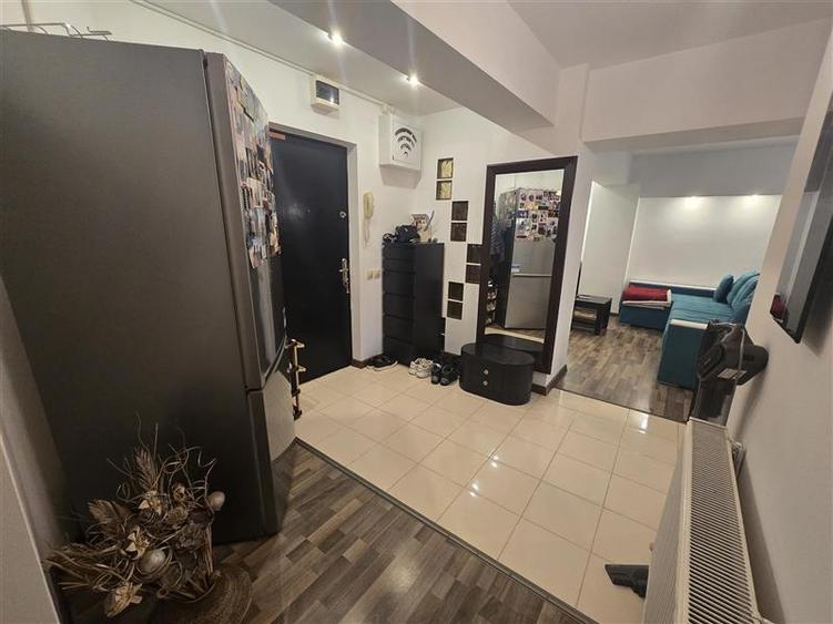 Apartament cu 2 camere decomandat, mobilat în Casa de Cultură