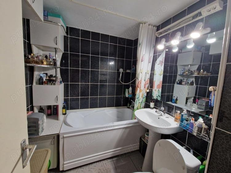 Apartament cu 3 camere decomandat în Decebal