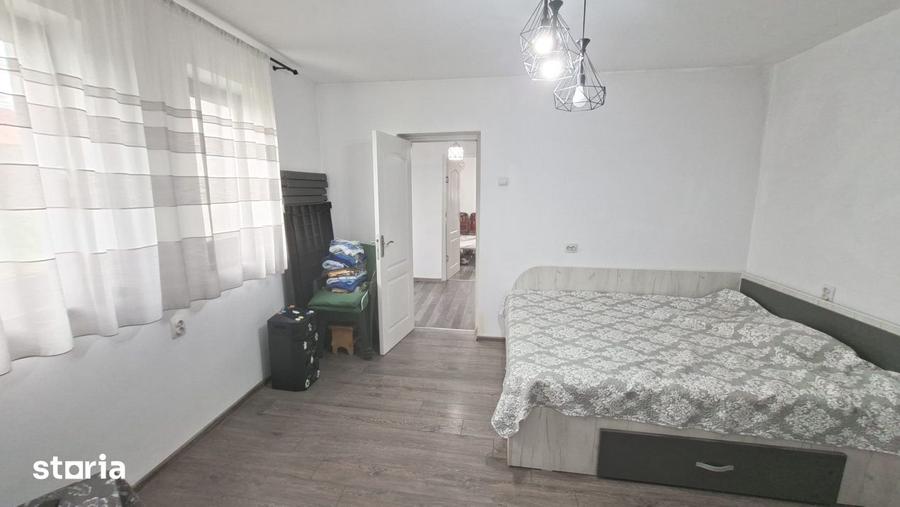Casă cu 2 camere cu Teren 1746 Mp în Rătești