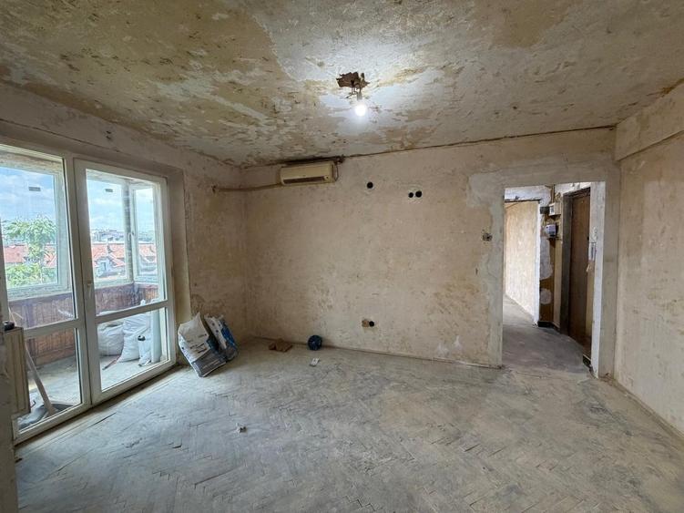 Apartament cu 3 camere semidecomandat în Domenii