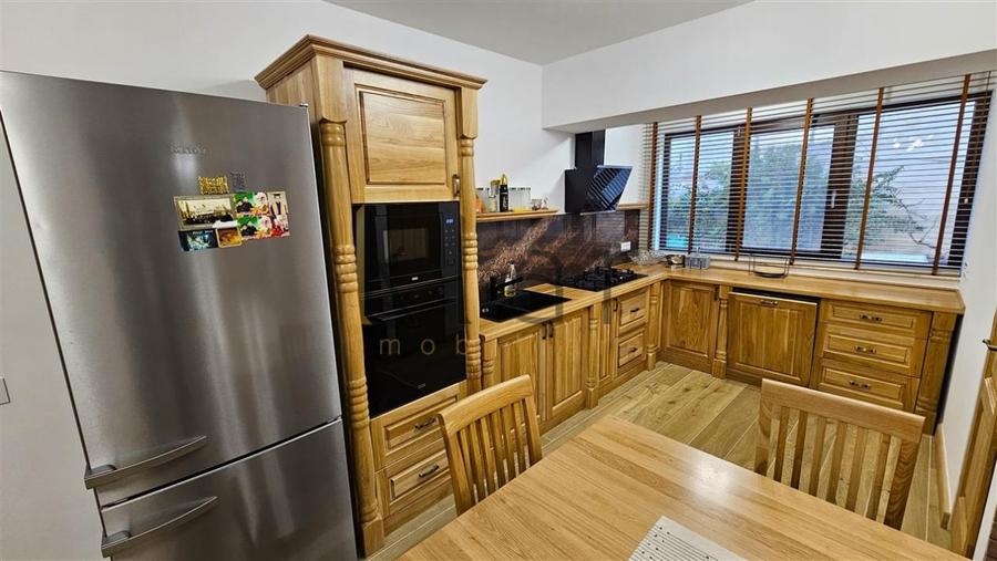 Duplex cu 5 camere cu Teren 225 Mp în Central