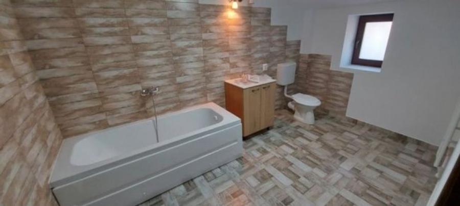Casă cu 4 camere în Titulescu - 7