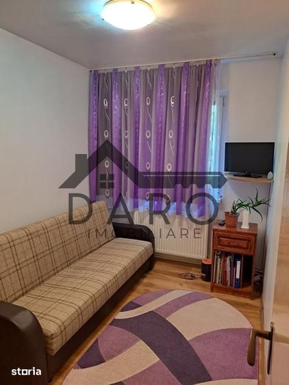 Apartament cu 3 camere semidecomandat în Dâmbu Pietros