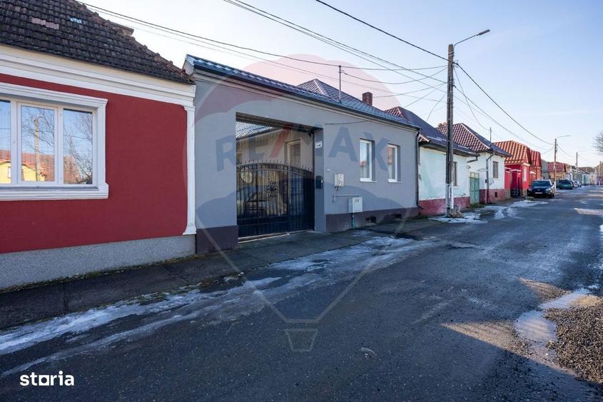 Casă cu 4 camere cu Teren 390 Mp în Hălchiu