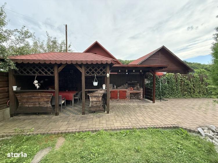 Casă cu 4 camere cu Teren 500 Mp în Central