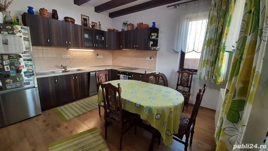 Casă cu 5 camere cu Teren 1000 Mp în Central
