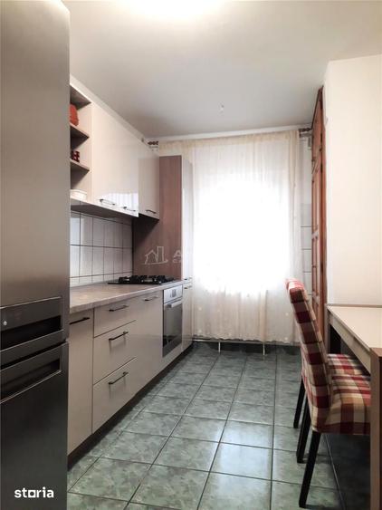 Apartament cu 3 camere decomandat în Traian