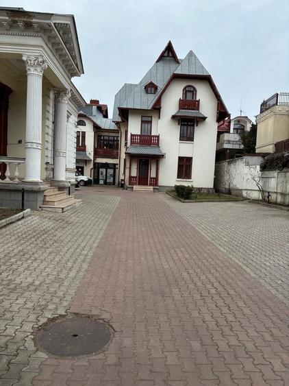 Casă individuală cu 31 camere cu Canalizare în Calea Călărașilor