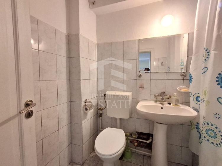 Apartament cu 3 camere semidecomandat, mobilat în Ștefan cel Mare