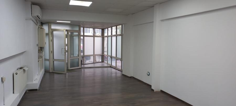 Spațiu comercial, de 45 mp, în Central