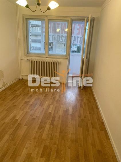 Apartament cu 3 camere semidecomandat în Drumul Taberei