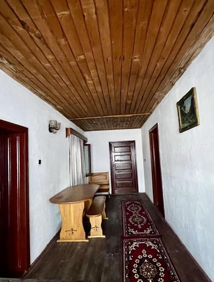 Casă cu 4 camere în Central