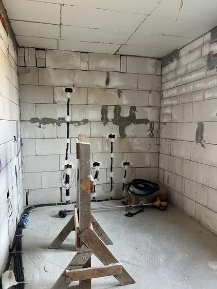Casă individuală cu 4 camere cu Teren 300 Mp în Câmpenești