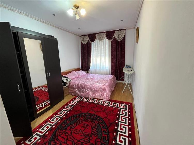 Casă individuală cu 4 camere cu Teren 250 Mp în Sud-Est