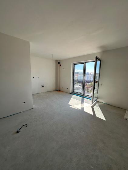 Apartament cu 2 camere decomandat în Între Lacuri