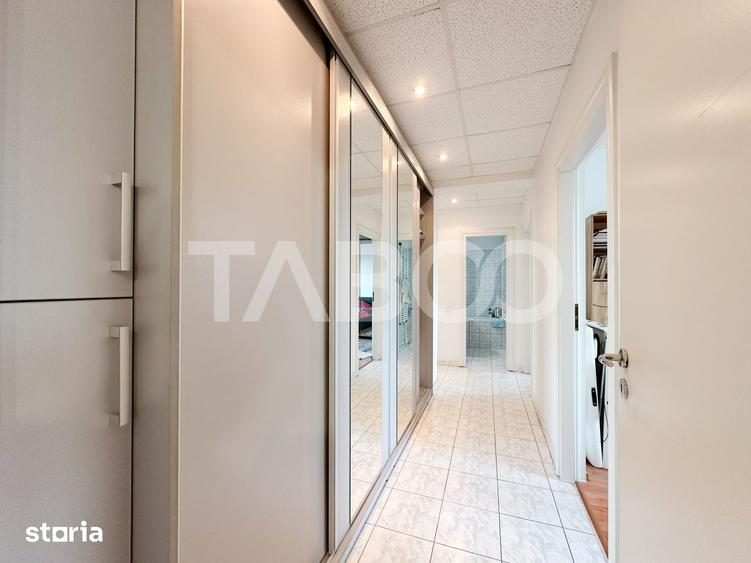 Apartament cu 4 camere semidecomandat în Micro 4