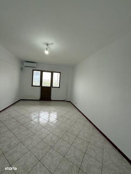 Apartament cu 2 camere decomandat în Crângași