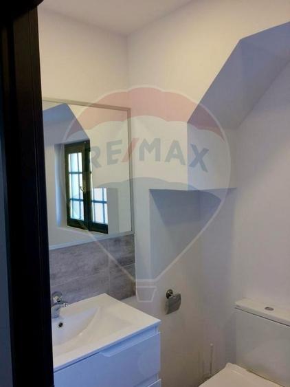 Apartament in zona Centrala, et.1, curte privata. - 7