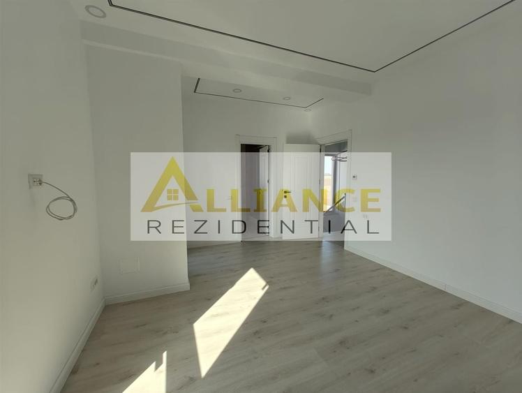Casă individuală cu 4 camere decomandat cu Canalizare în Berceni