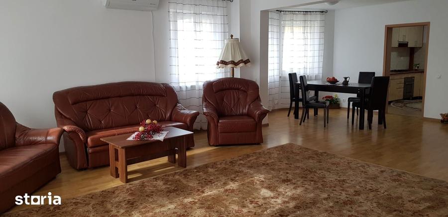 Casă cu 4 camere cu Teren 280 Mp în Trei Stejari