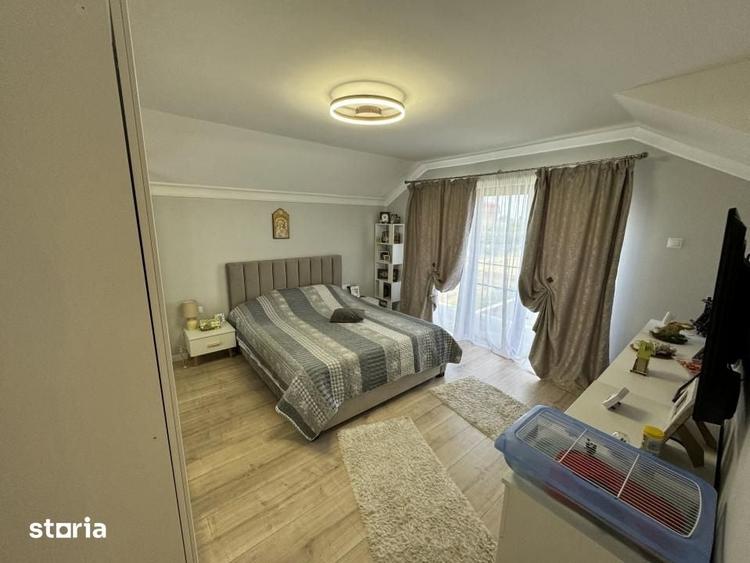 Casă cu 4 camere cu Teren 400 Mp în Podari
