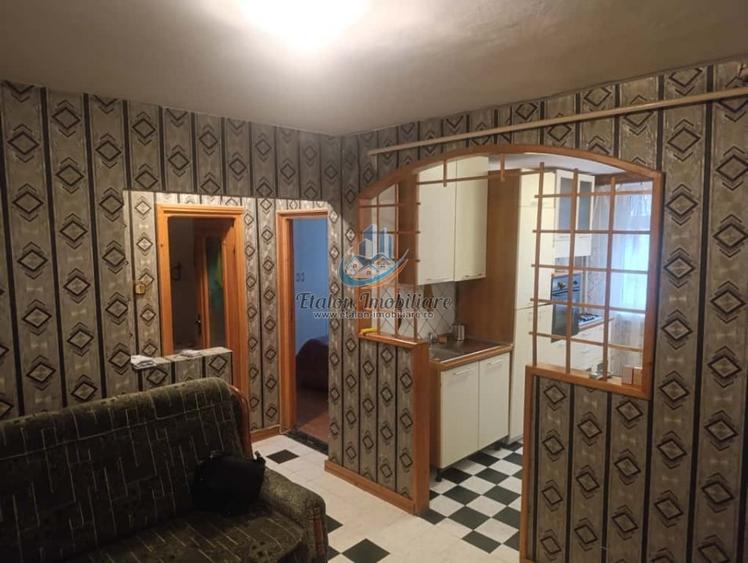 Apartament cu 3 camere decomandat în Mărăței