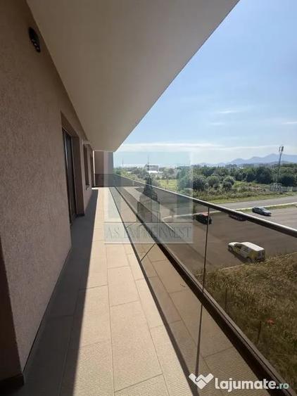 Apartament cu 3 camere decomandat în Bartolomeu