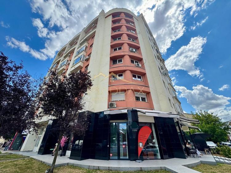 Spațiu comercial, de 217.66000366211 mp, în Domenii