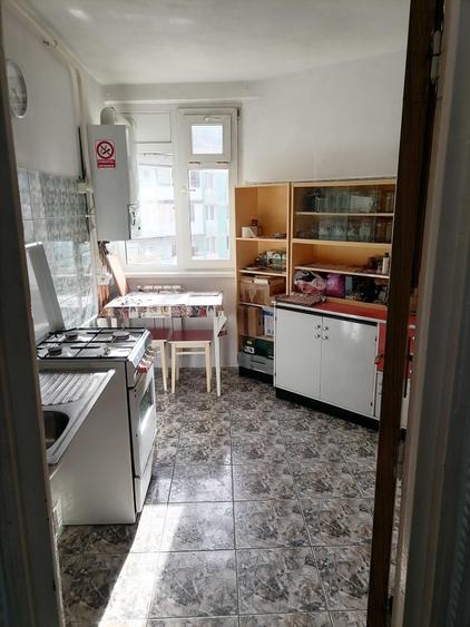 Apartament cu 3 camere decomandat în Calea Romanului