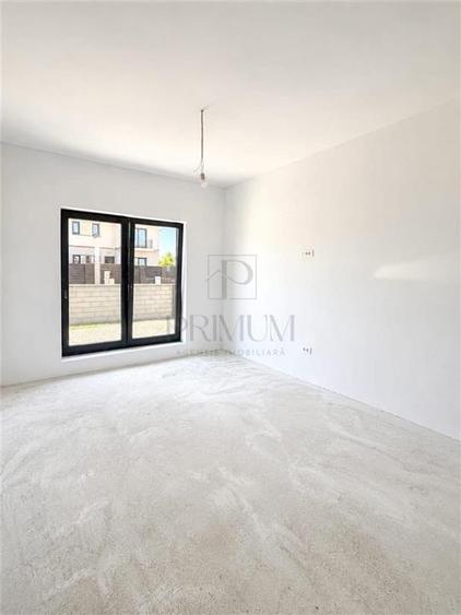Duplex cu 3 camere cu Canalizare în Moșnița Nouă