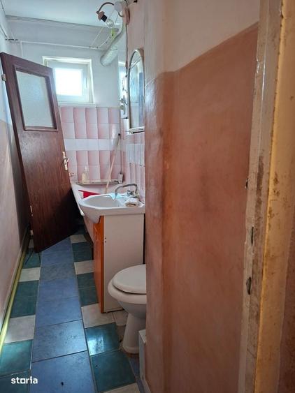 Apartament cu 3 camere semidecomandat în Central