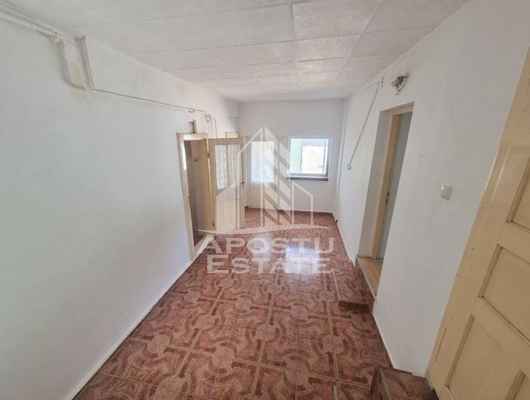 Casă individuală cu 5 camere cu Canalizare în Satchinez