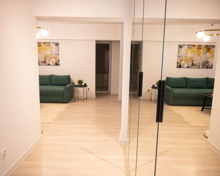 Apartament cu 3 camere semidecomandat, mobilat în 13 Septembrie