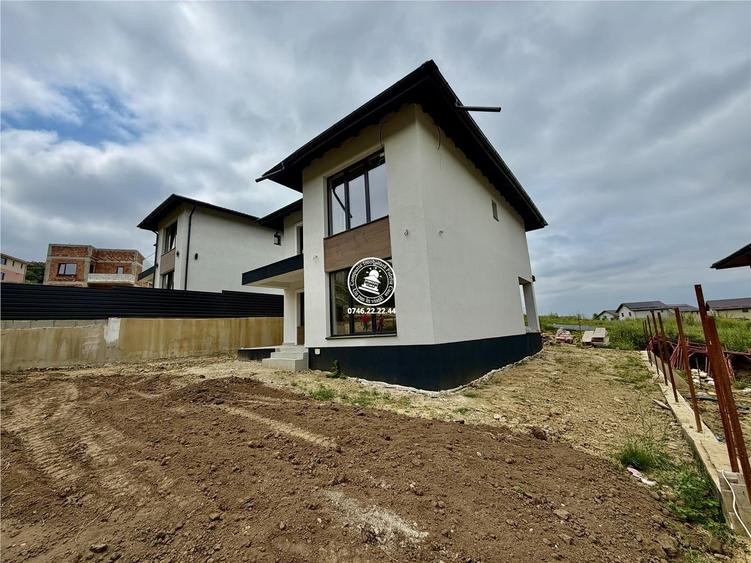 Casă cu 4 camere decomandat cu Teren 400 Mp în Bârnova