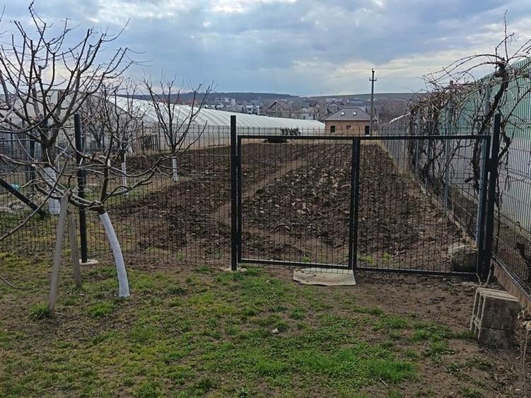 Casă individuală cu 3 camere cu Teren 1800 Mp în Ipotești