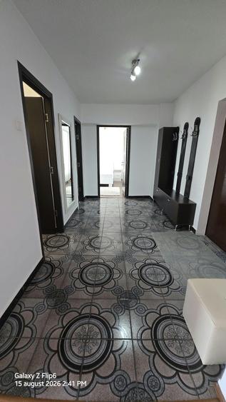 Apartament cu 2 camere decomandat în 22 Decembrie