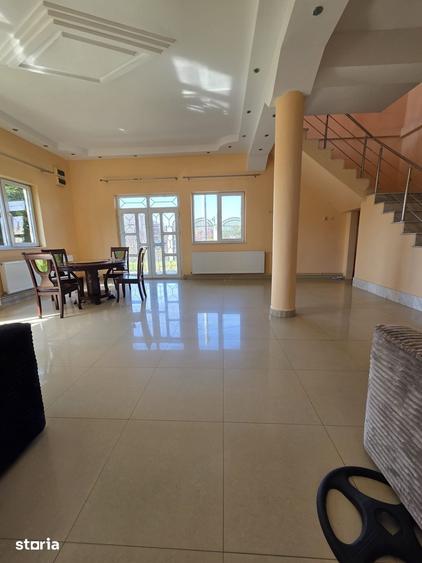Casă cu 6 camere cu Teren 500 Mp în 1 Mai