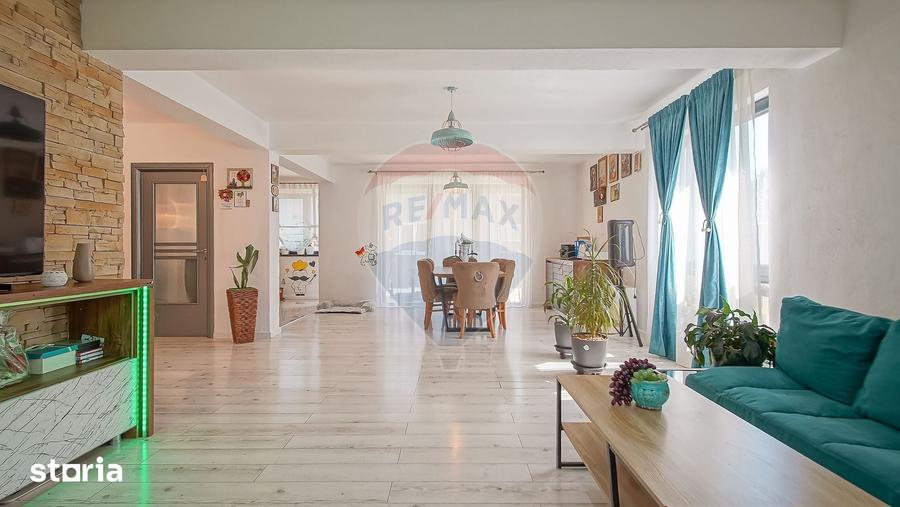 Casă cu 4 camere cu Teren 605 Mp în Florilor