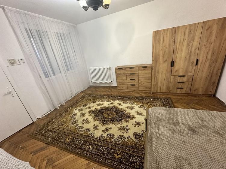 Garsonieră decomandată în Central