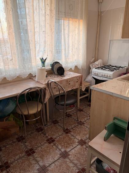 Apartament cu 3 camere semidecomandat în Titan