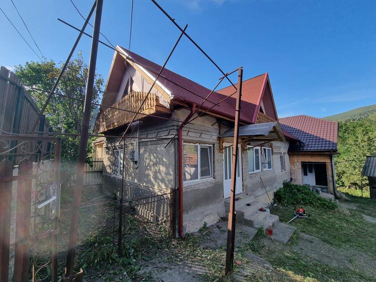 Casă cu 4 camere în Central