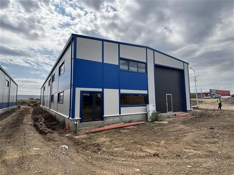 Spațiu industrial, de 600 mp, în Ștefăneștii de Jos