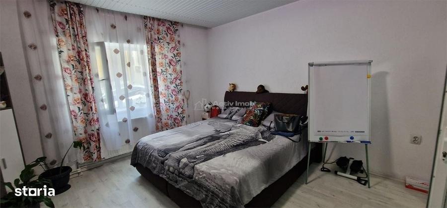 Casă cu 4 camere în Muncitoresc