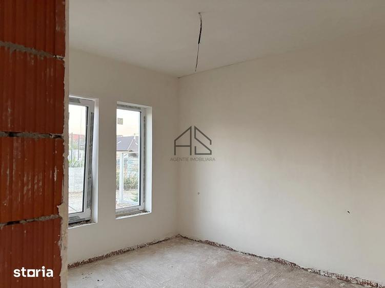 Casă cu 4 camere cu Teren 613 Mp în Oncea