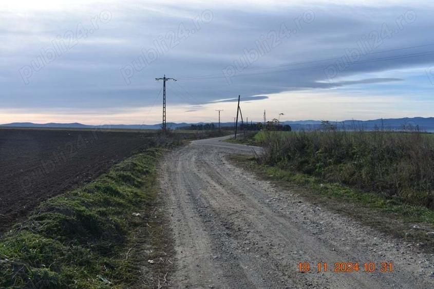 Teren de 260000 mp, în Exterior Vest