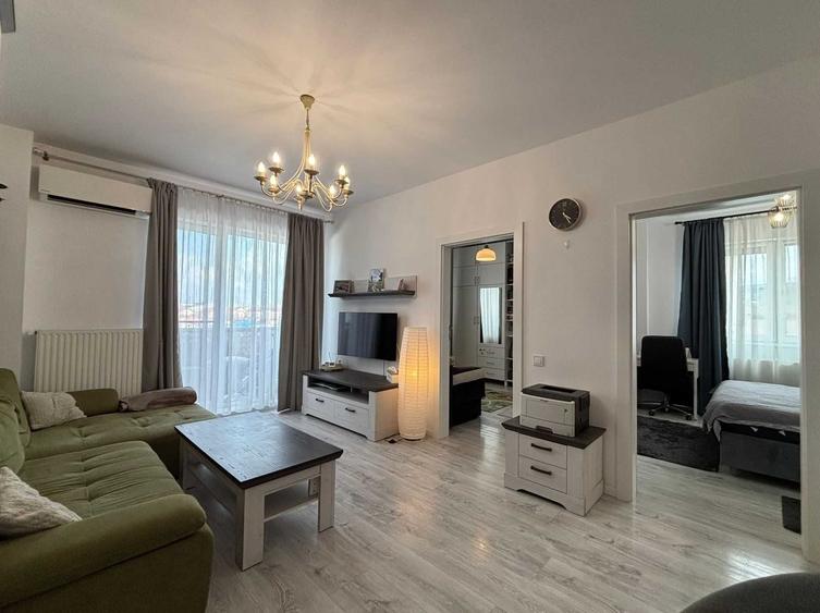 Apartament cu 3 camere semidecomandat în Dosu Bricii