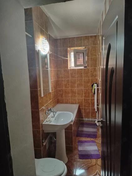 Apartament cu 2 camere semidecomandat, mobilat în Vest