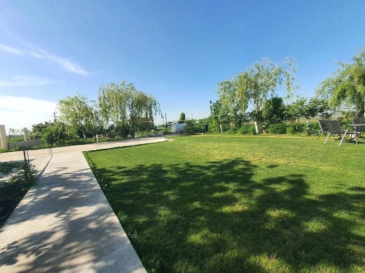Casă cu Teren 718 Mp în Icoana