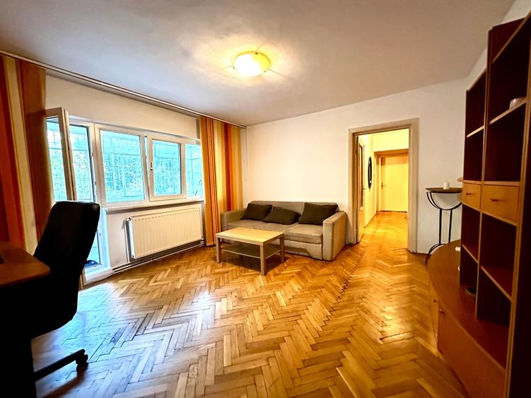 Apartament cu 3 camere în Spitalul Județean
